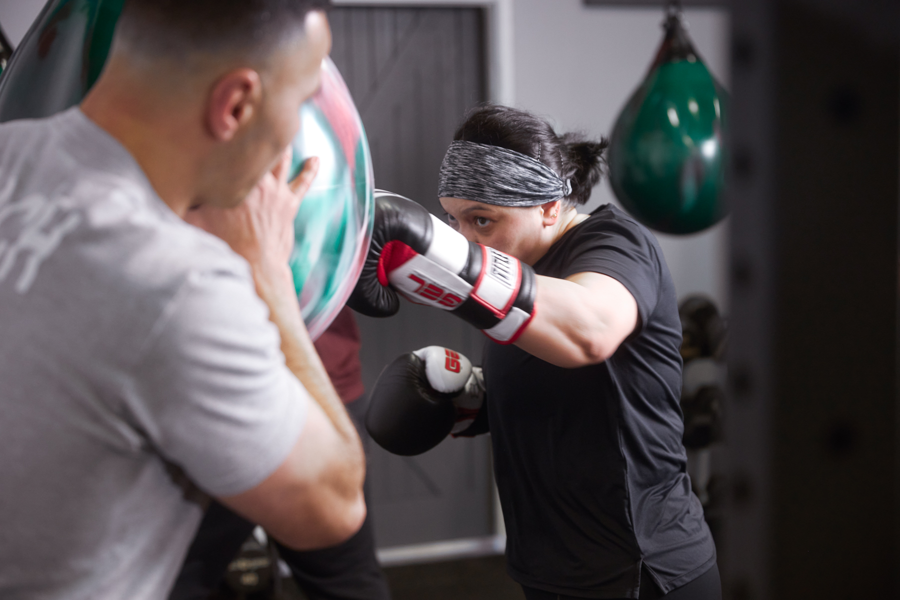 Beginner student training with confidence after weeks of coaching at XP360